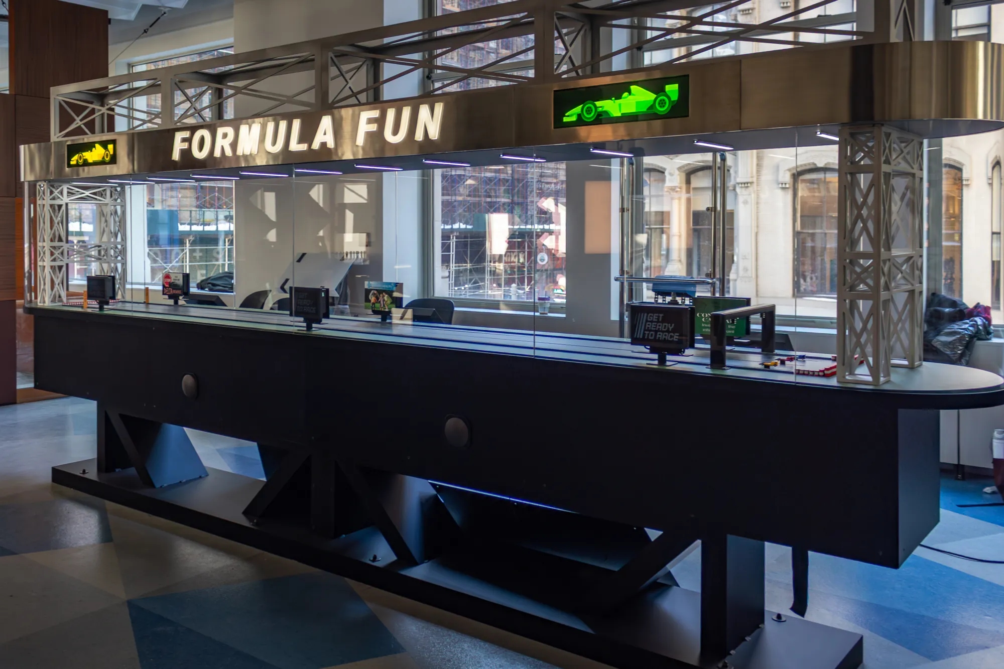 Full Formula Fun track with three lanes